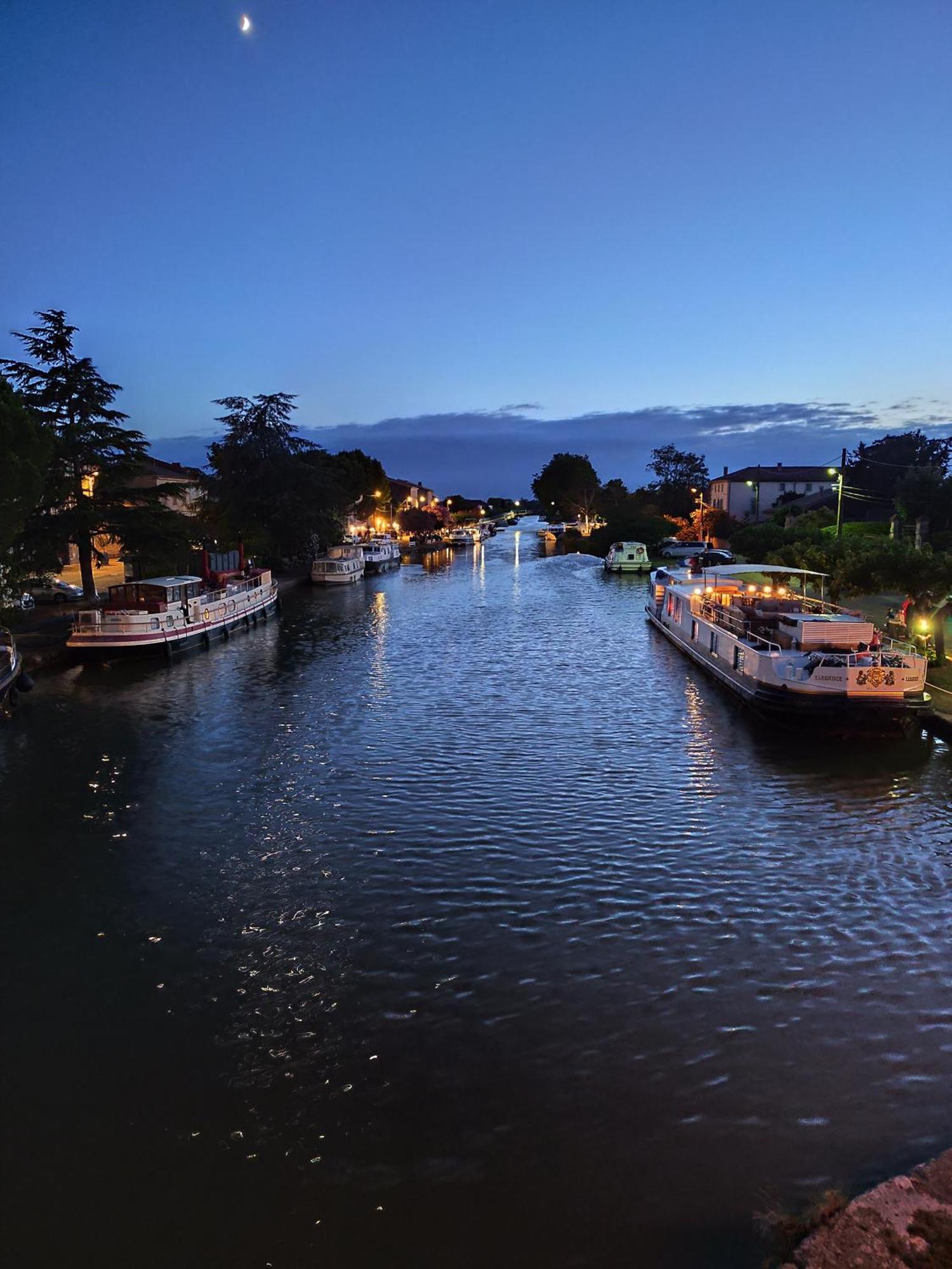 Independant Proche Canal Du Midi